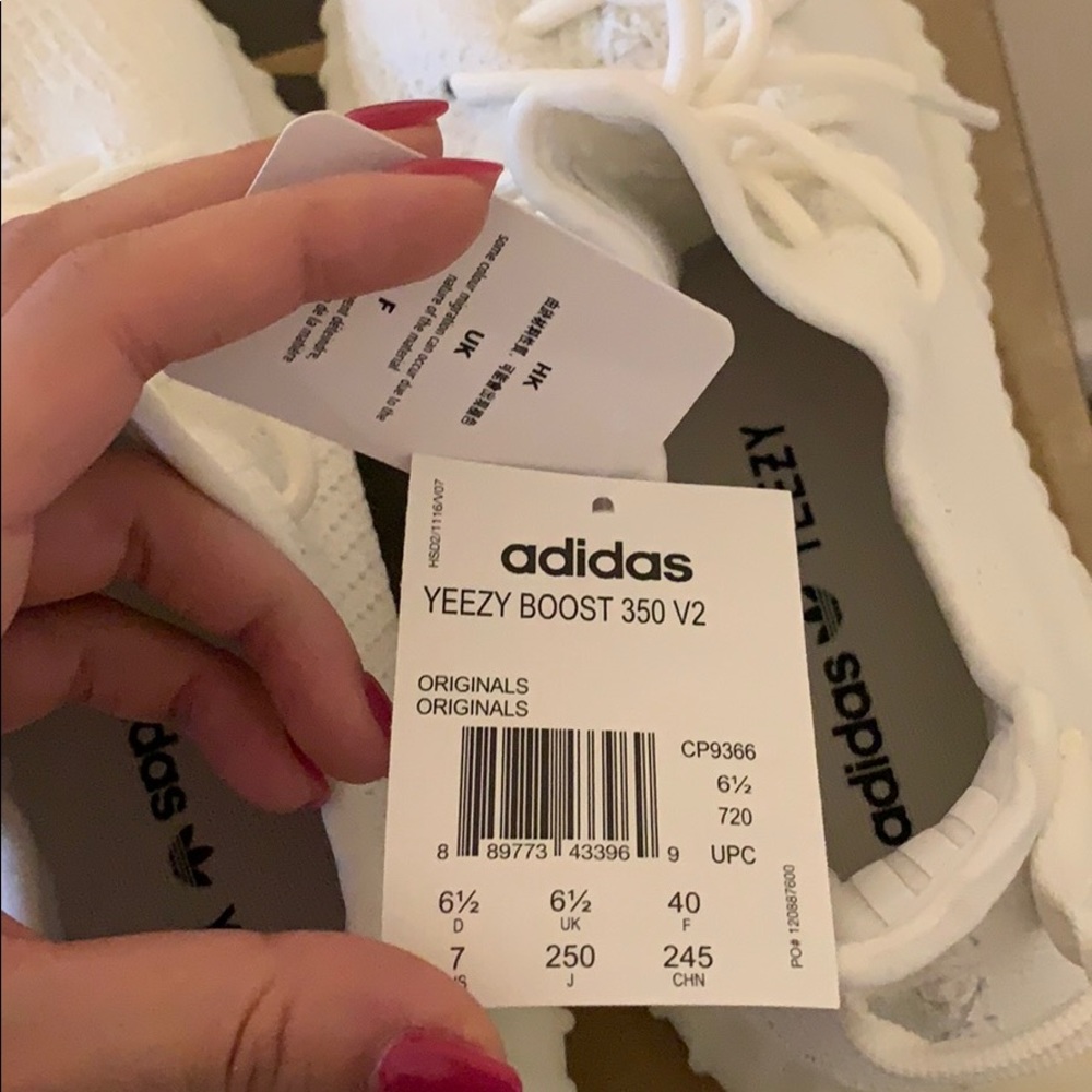 Yeezy Boost 350 - Picture 4 of 4